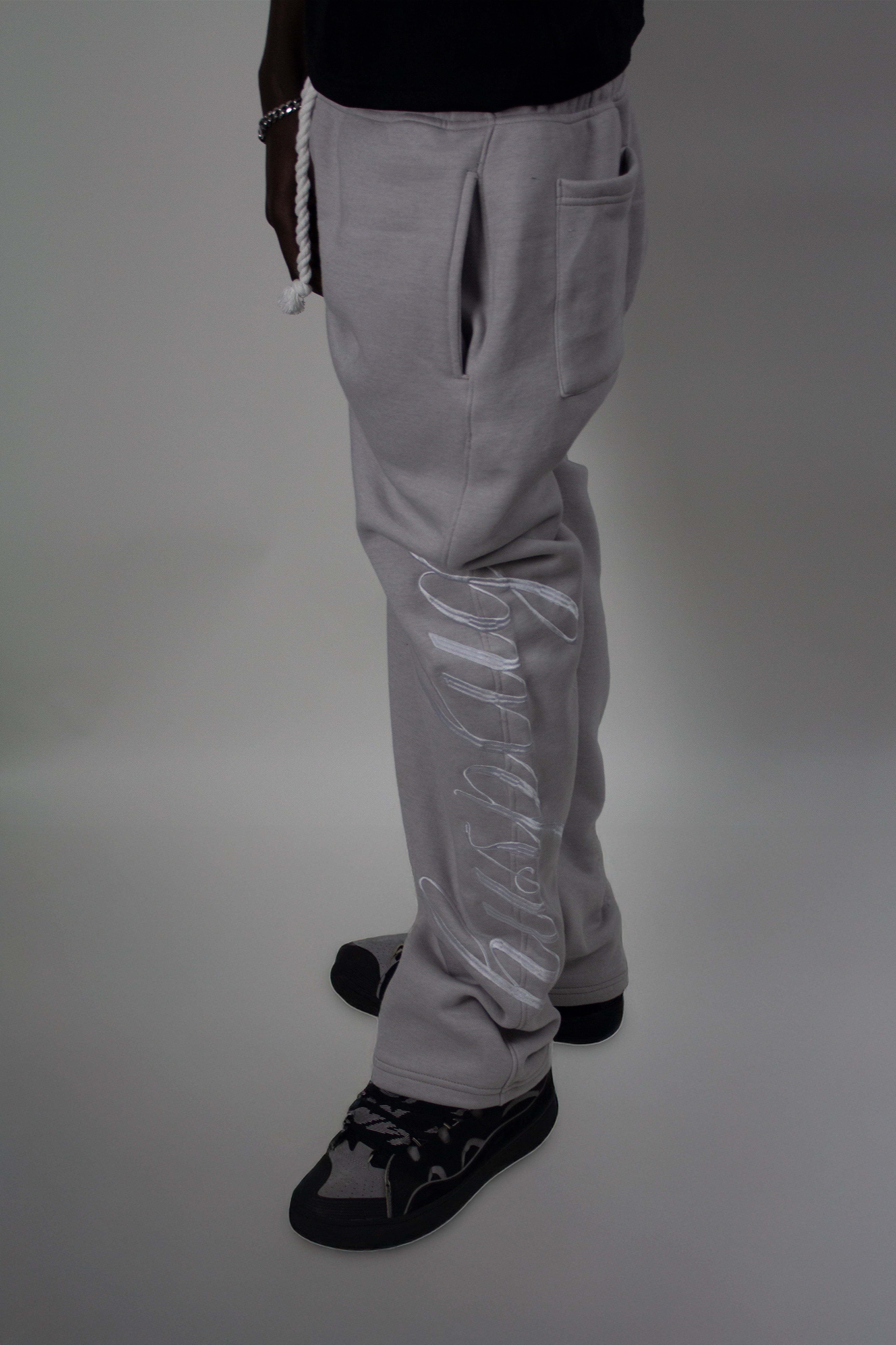 Grey Pants | Husplug